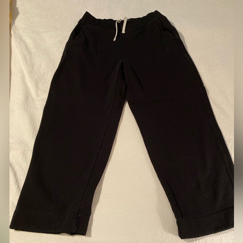 Everlane black wider leg (9 1/2”) sweatpants new without tags. Size large